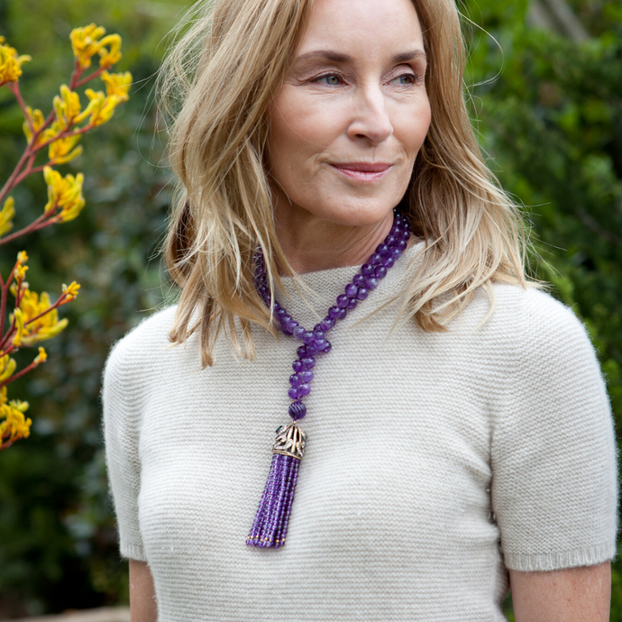 Tips for Stylish Dressing: Necklines for Bold Necklaces
