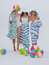 Load and play video in Gallery viewer, Pale Blue Pleated Sun-Travel Hat
