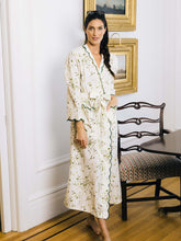 Load image into Gallery viewer, Acorn Print Classic Robe
