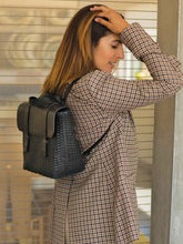 Load image into Gallery viewer, Black Leather Woven Freehand Bag
